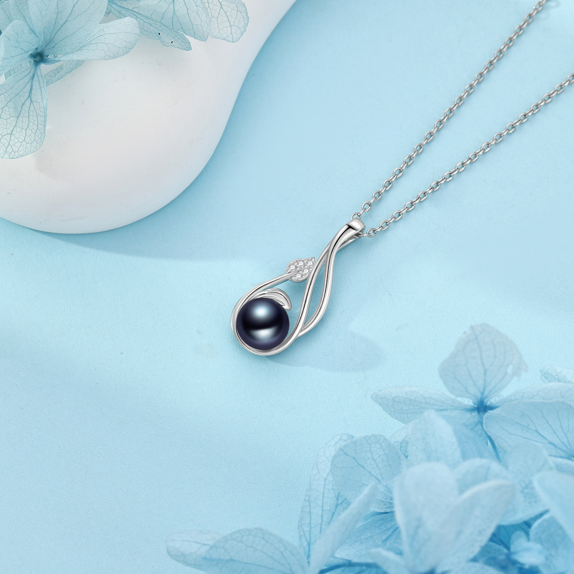 Women's 925 Sterling Silver Black Pearl Necklace with Synthetic Zirconia